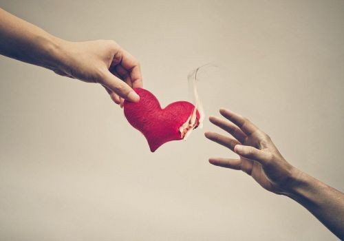 厦门侦探社：﻿离婚后财产能否再分配，法律怎样规定